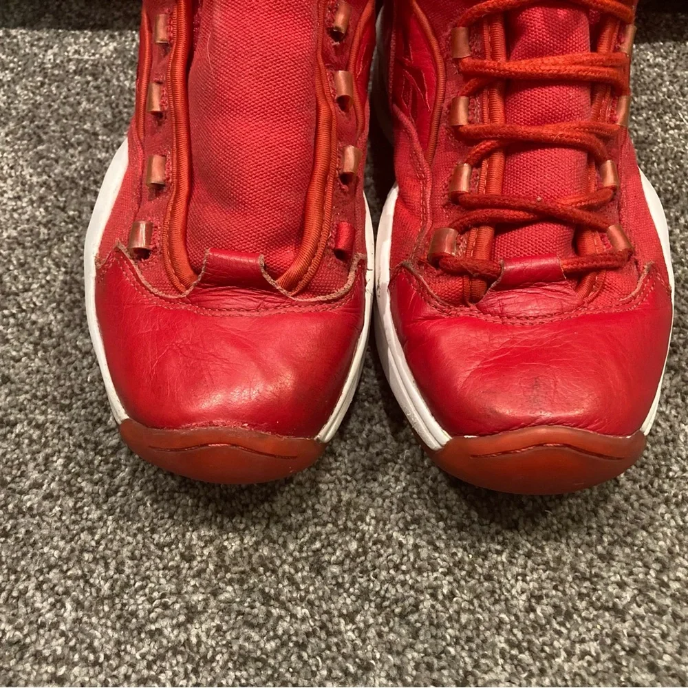 REEBOK QUESTION v47665; Red - Men Size 11; No insoles; lace missing for one shoe
